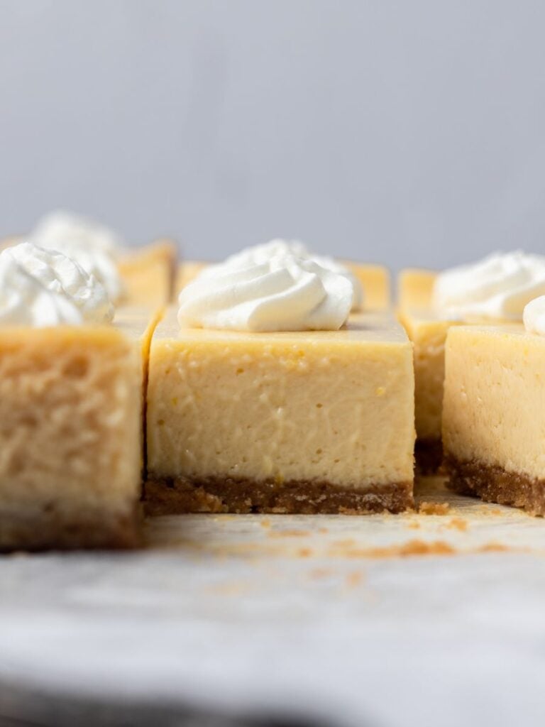 side view of the creamy lemon bars