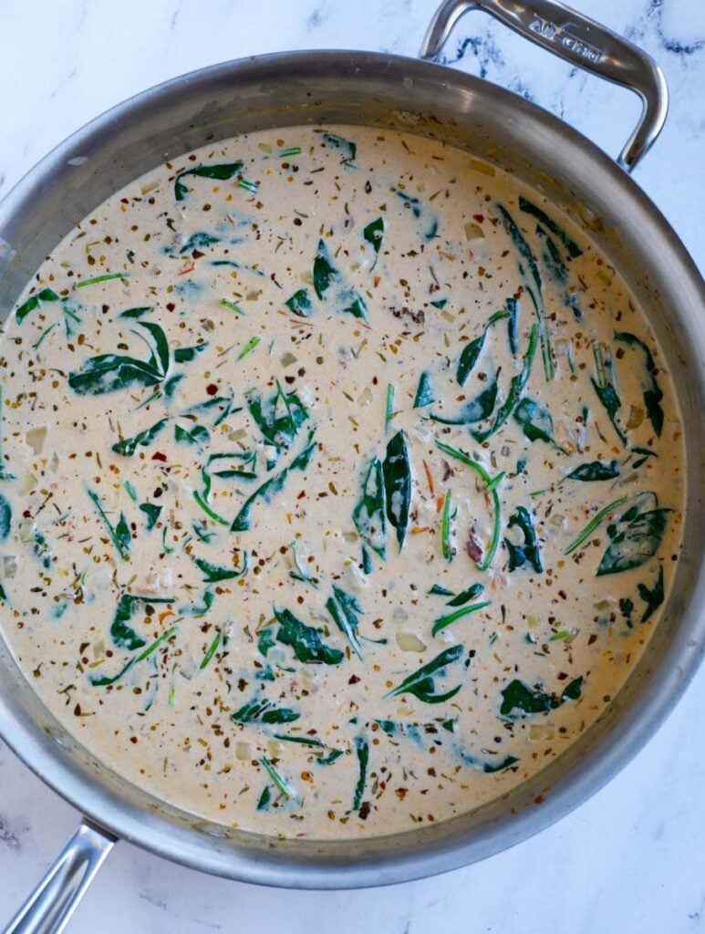 Spinach and cream in a pot. 