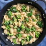 Creamy Broccoli Mac N’ Cheese kids lunch in an Omie Lunch box