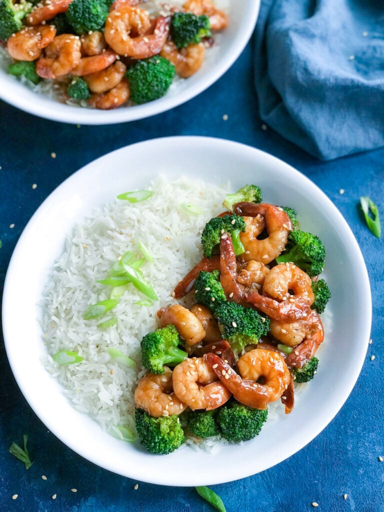 overhead shot of Teriyaki Shrimps with rice and broccoli on a plate