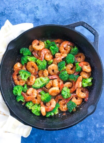 Teriyaki Shrimps with pieces of fresh broccoli florets