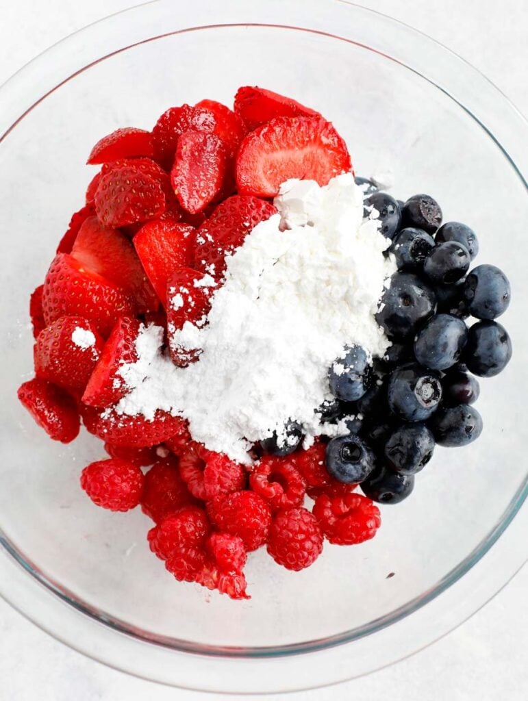 Mixed berries with sugar
