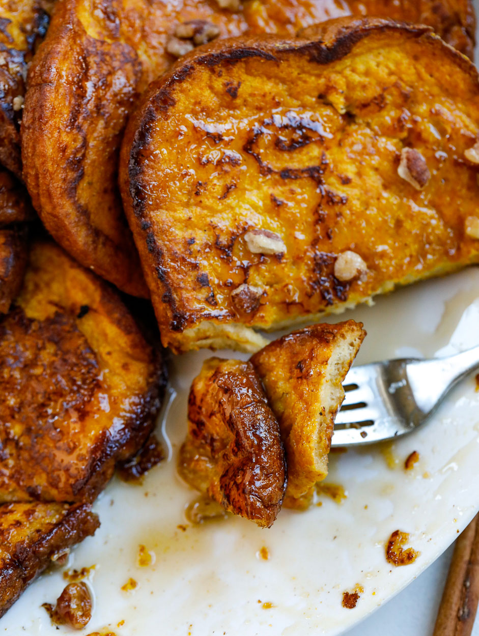 Pumpkin Spice French Toast pumpkin french toast on a fork