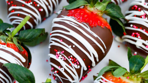 Easy Chocolate Covered Strawberry recipe – Cookin' with Mima