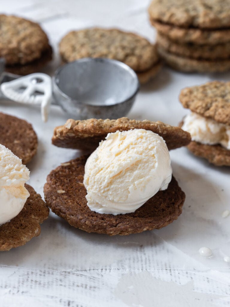 ice cream in oatmeal cookies