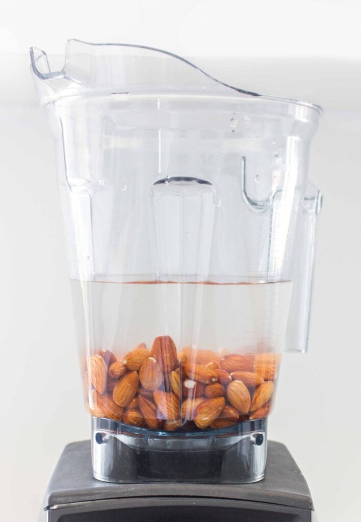 almonds with water in blender to make almond milk