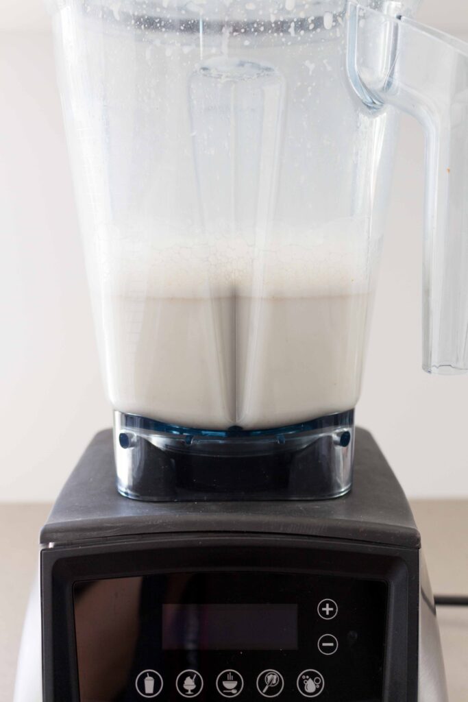 oat milk blending up in vitamix