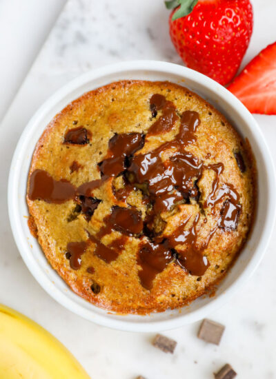 Baked oats with banana chocolate chips.