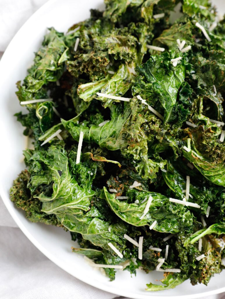 Close up of kale chips in a plate.