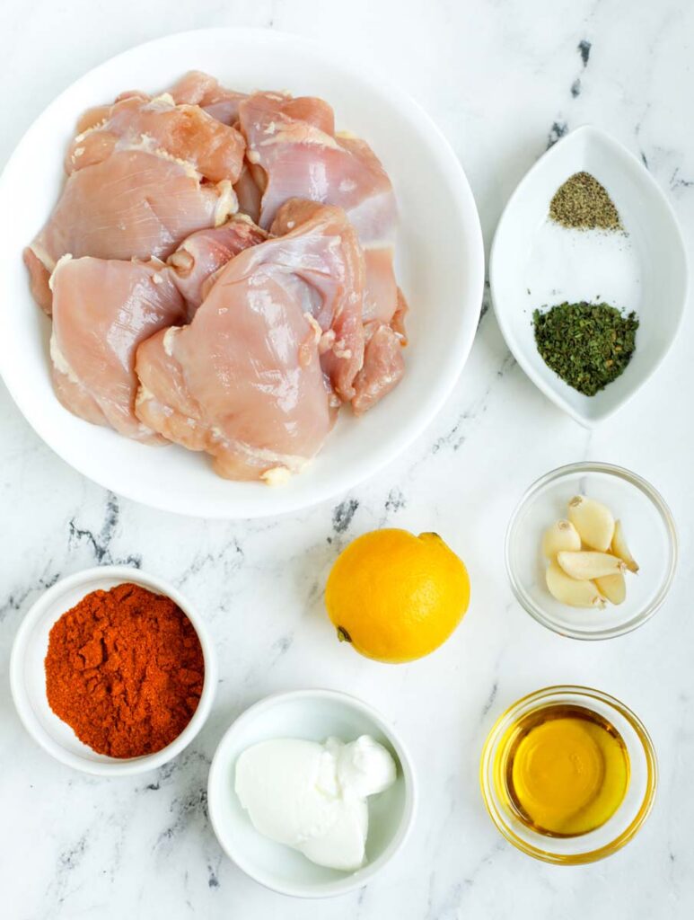 Ingredients needed to make chicken shawarma.