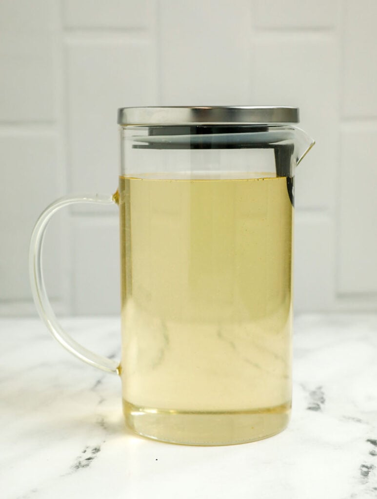 Simple syrup, Ater, in a jar.