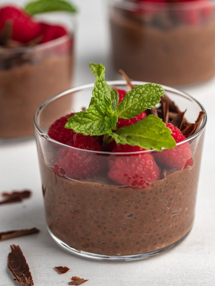 close up shot of the chocolate chia pudding