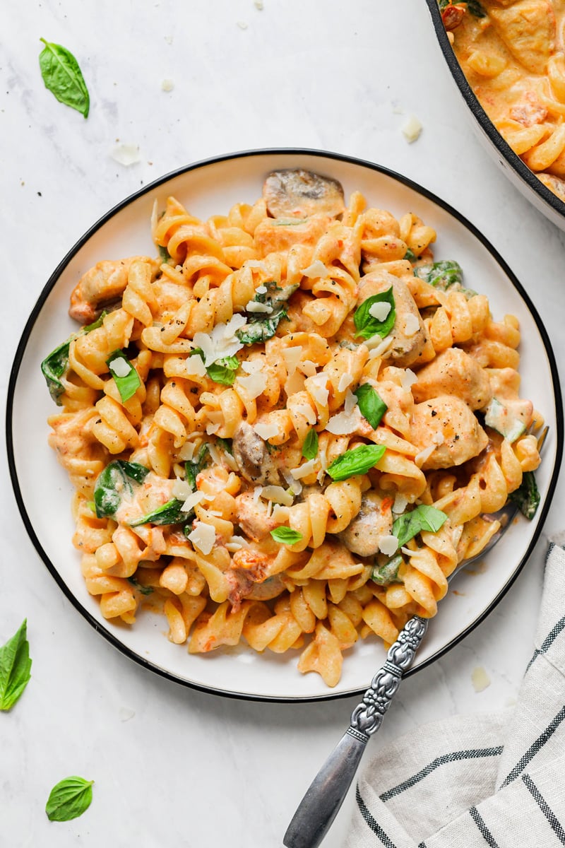 creamy mushroom chicken pasta in a plate