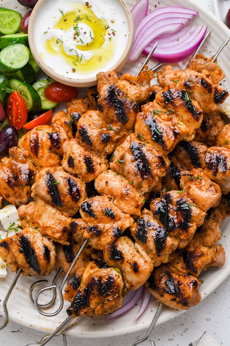 close up shot of the lemon garlic chicken skewers