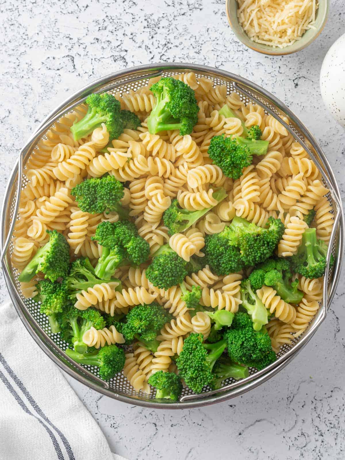 steamed broccoli and pasta