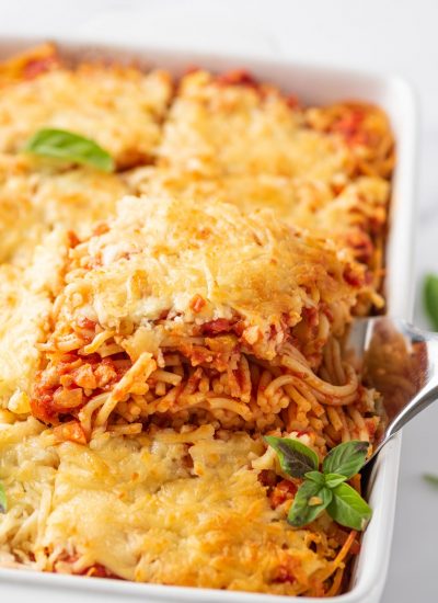 https://www.cookinwithmima.com/wp-content/uploads/2021/10/Easy-Baked-Spaghetti-Pasta-Recipe-400x550.jpg