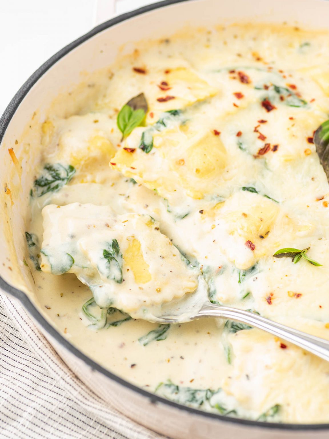 Creamy Cheese and Spinach Ravioli Recipe – Cookin' with Mima