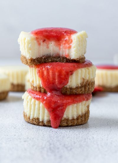 3 mini cheesecakes stacked