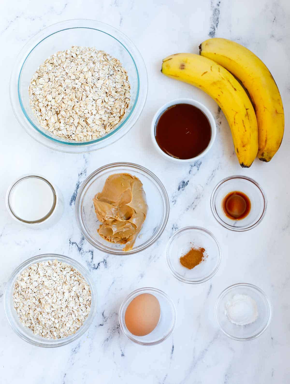 Ingredients needed to make Peanut Butter Banana Baked Oats.