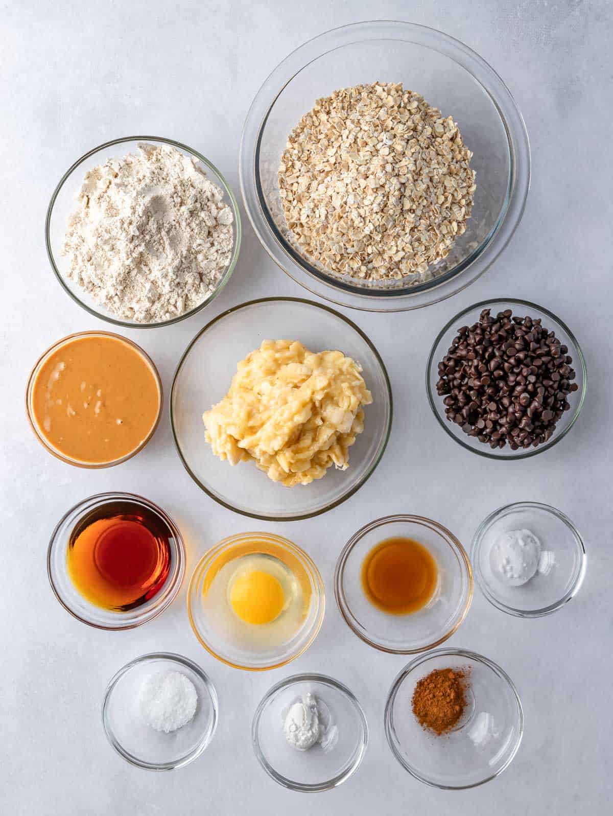 Ingredients needed to make healthy chocolate chip oatmeal cookies.