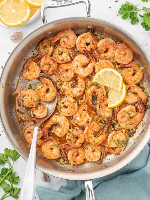 A skillet of garlic and lemon shrimp.