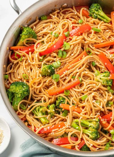 Vegetarian Lo Mein Noodles in a skillet.