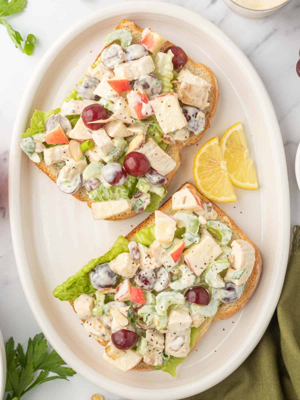 Chicken salad with mayo on toast.