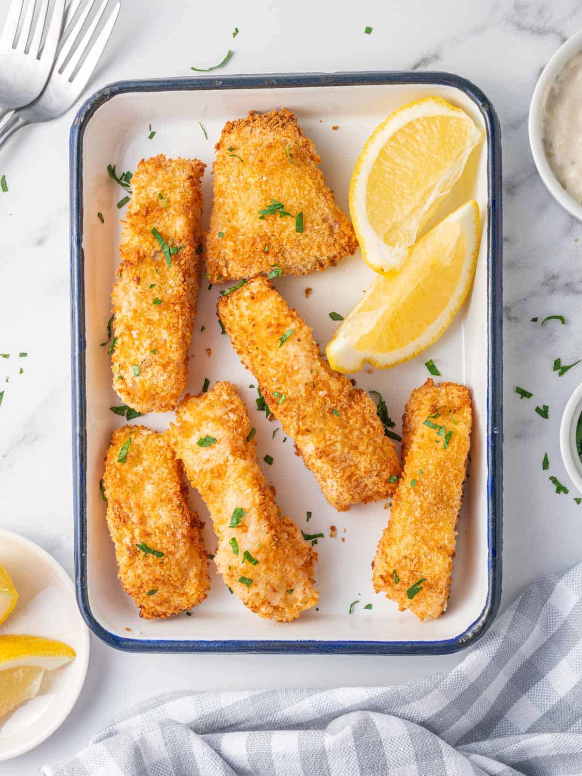 A platter of cripsy panko fried fish.