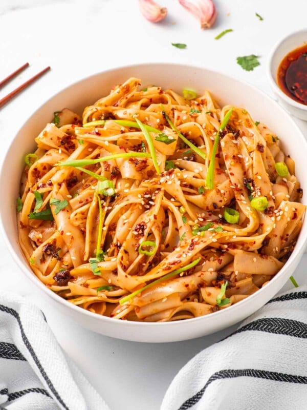A bowl of Chilli garlic noodles.