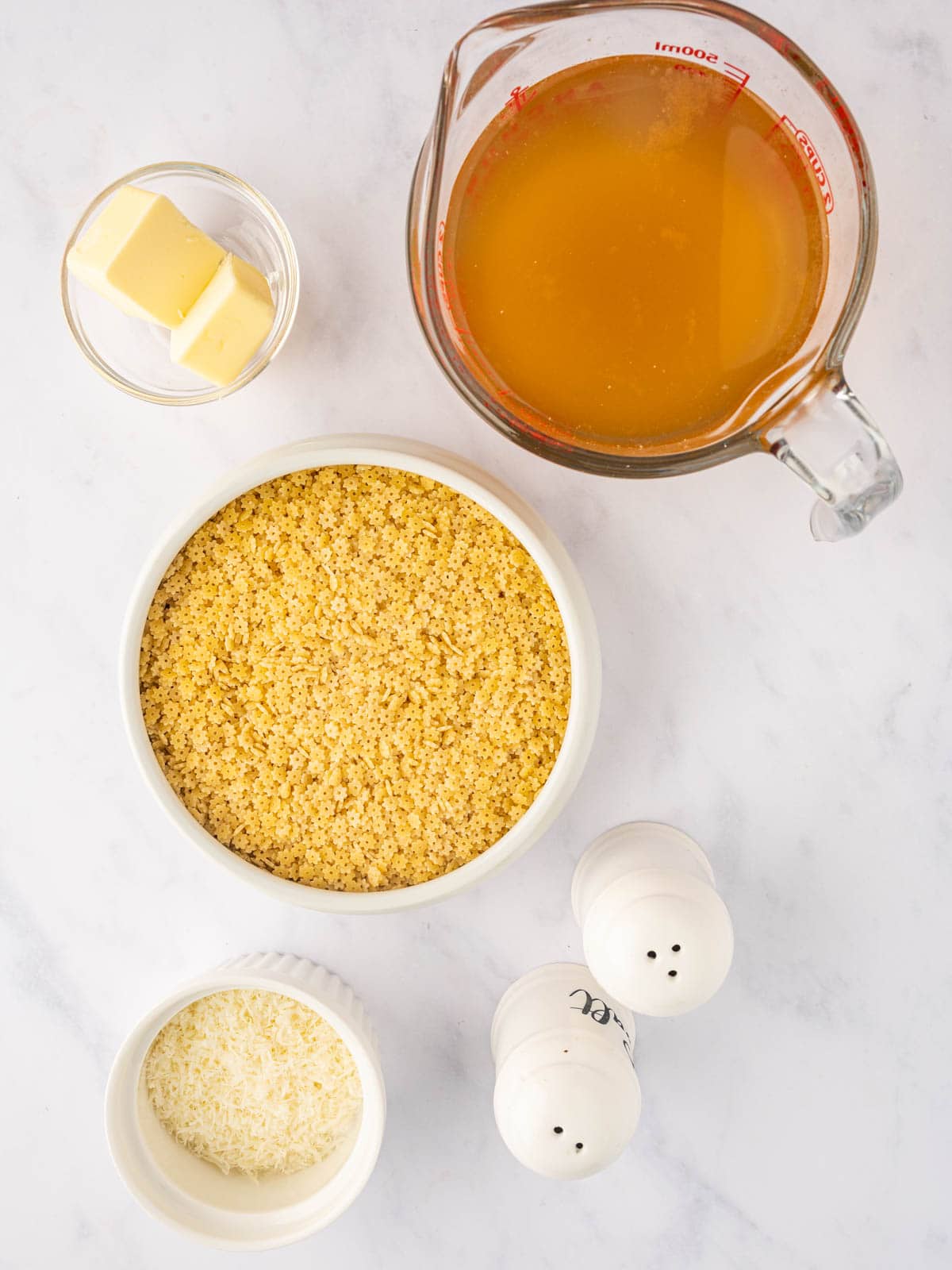 Ingredients needed for pastina pasta.