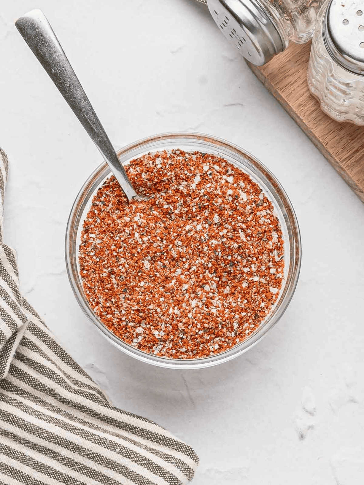 Brisket dry rub made with salt and smoky spices.